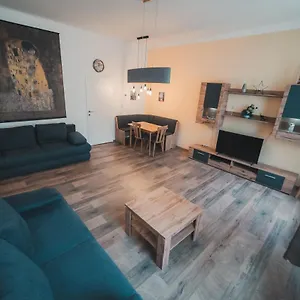  Apartament Renovated Close To First District