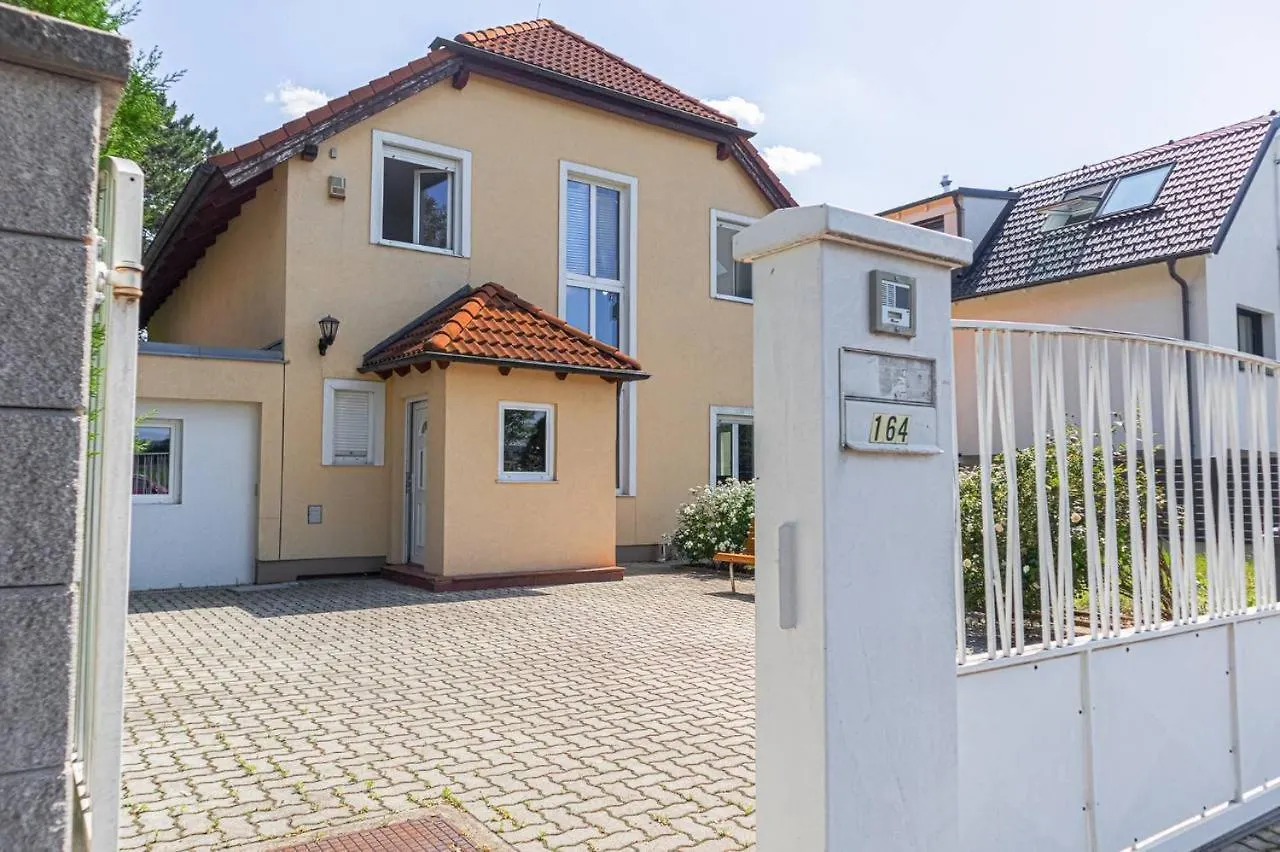 Double Room In An Elegant House Gd 비엔나 0*,  오스트리아